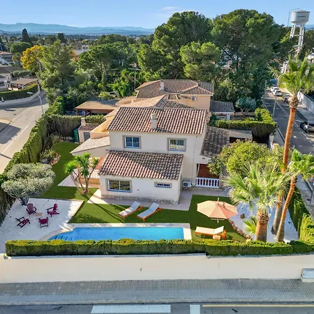 Villa Elia, Cinema, Gym, Kidsroom, Pool & Bbq *